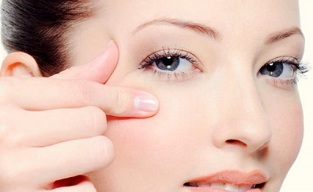как да подмладяваме кожата около очите
